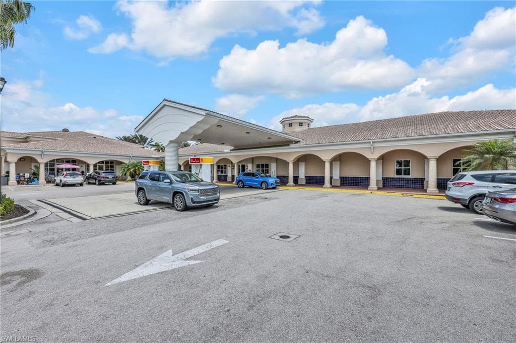 8749 Querce Ct, Naples, FL 34114-35