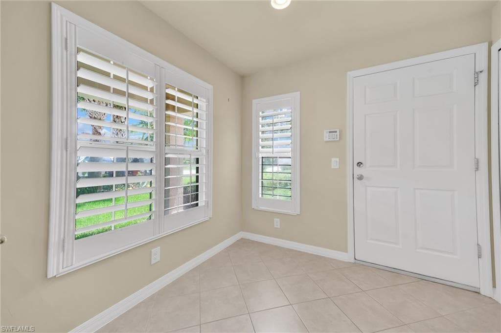 8749 Querce Ct, Naples, FL 34114-4