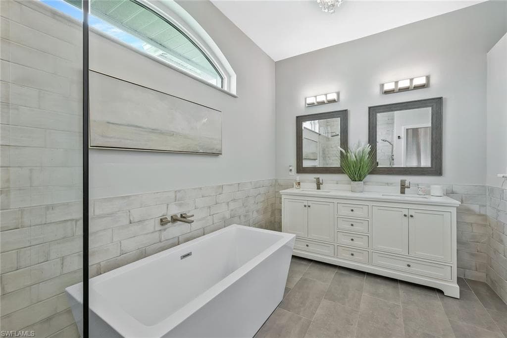 4837 Regal Dr, Bonita Springs, FL 34134-31