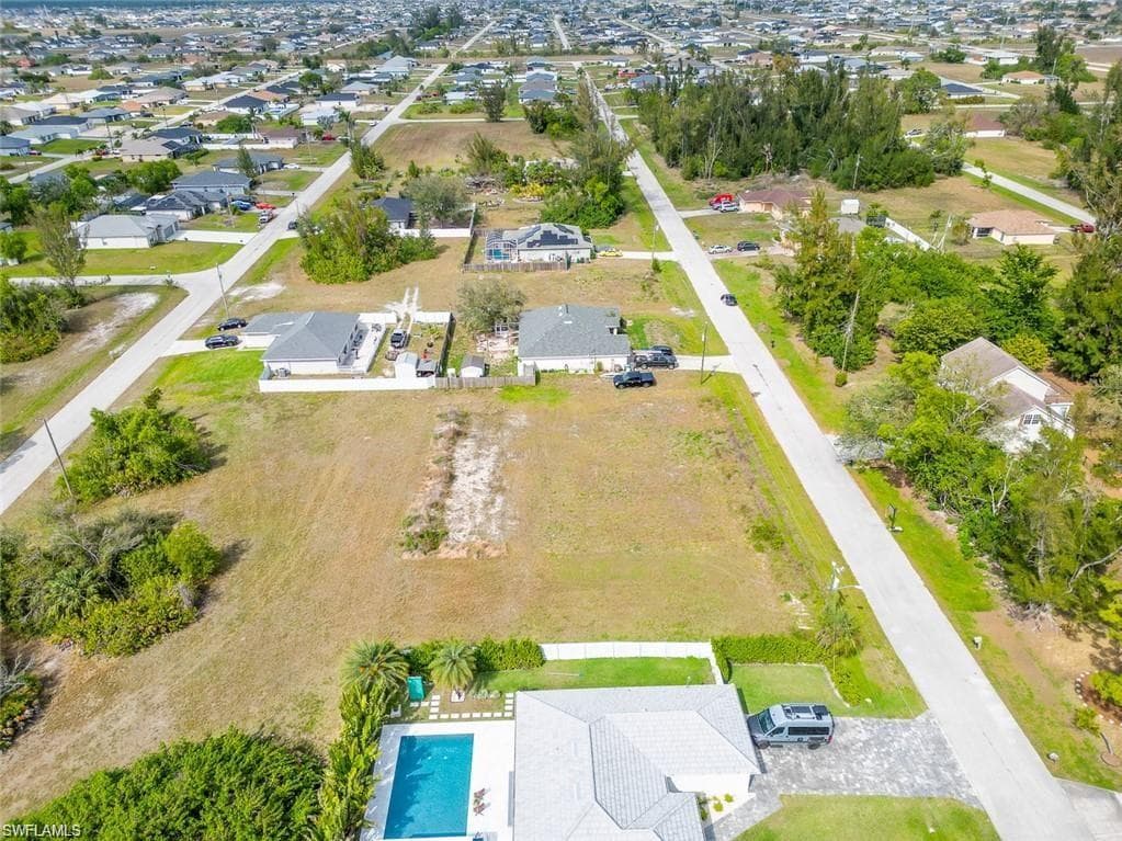 1626 1st Pl, Cape Coral, FL 33993-3