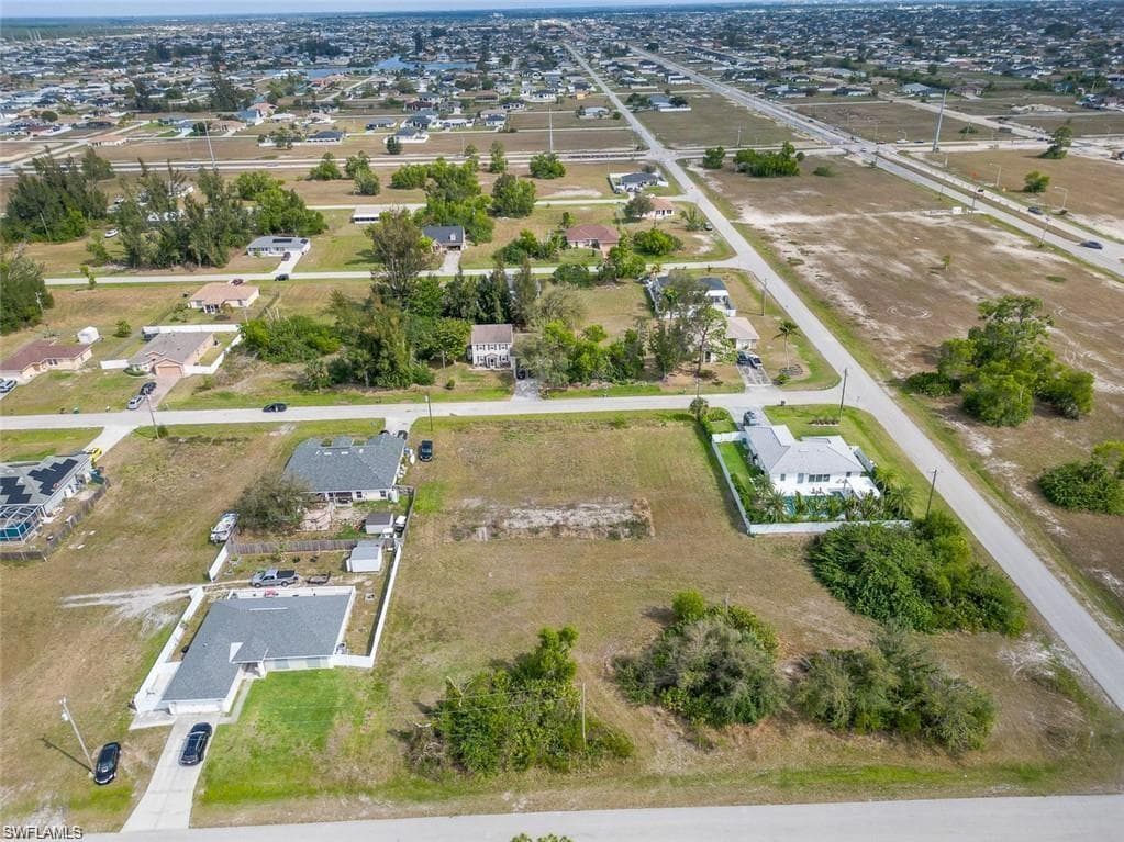1626 1st Pl, Cape Coral, FL 33993-5