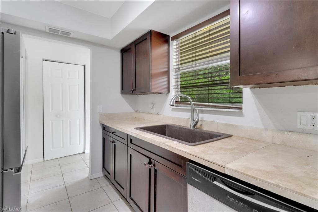 2075 17th St SW, Naples, FL 34117-10