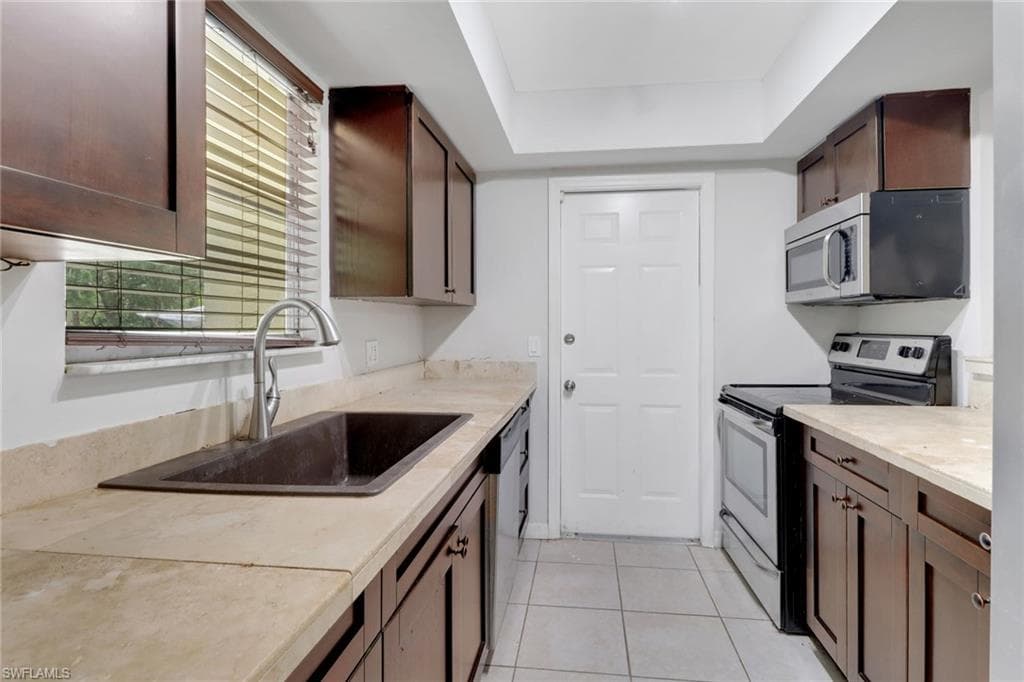 2075 17th St SW, Naples, FL 34117-11