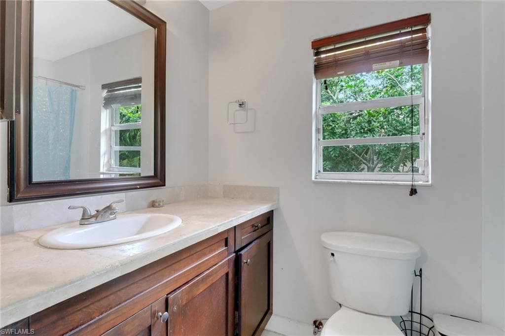 2075 17th St SW, Naples, FL 34117-17