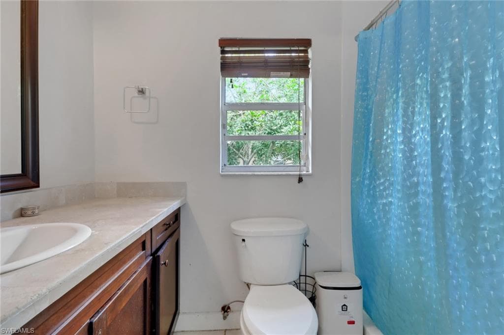 2075 17th St SW, Naples, FL 34117-18