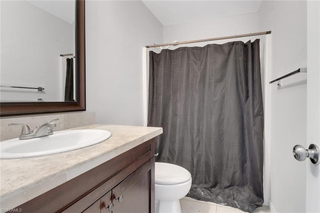 2075 17th St SW, Naples, FL 34117-21