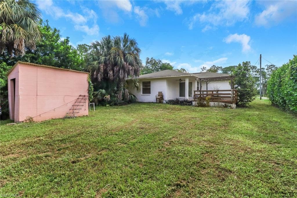 2075 17th St SW, Naples, FL 34117-28