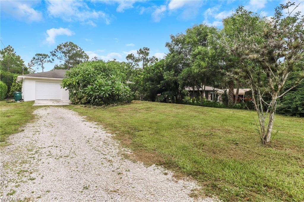 2075 17th St SW, Naples, FL 34117-4