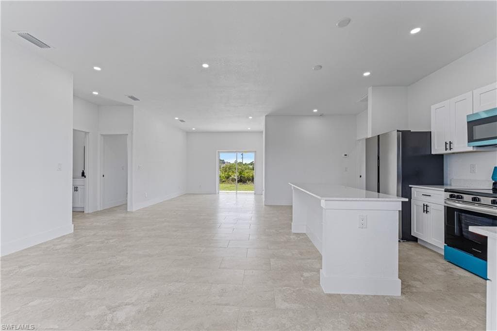 928 Grant Blvd, Lehigh Acres, FL 33974-5