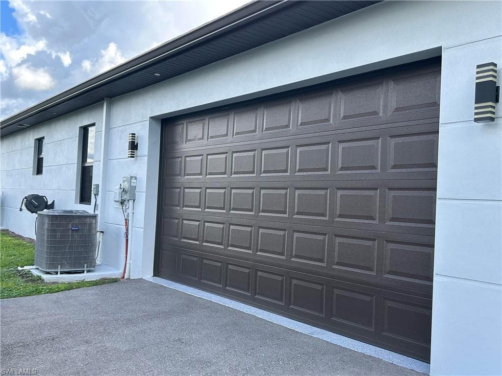 2759 18th Ave SE, Naples, FL 34117-30