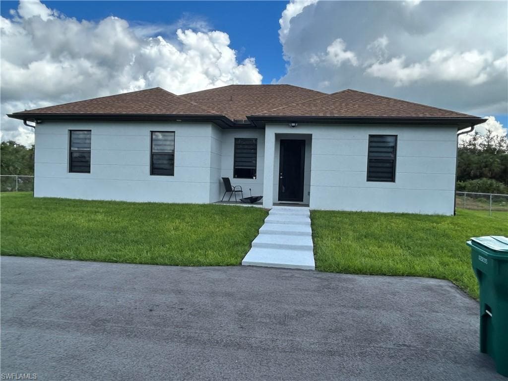 2759 18th Ave SE, Naples, FL 34117-33