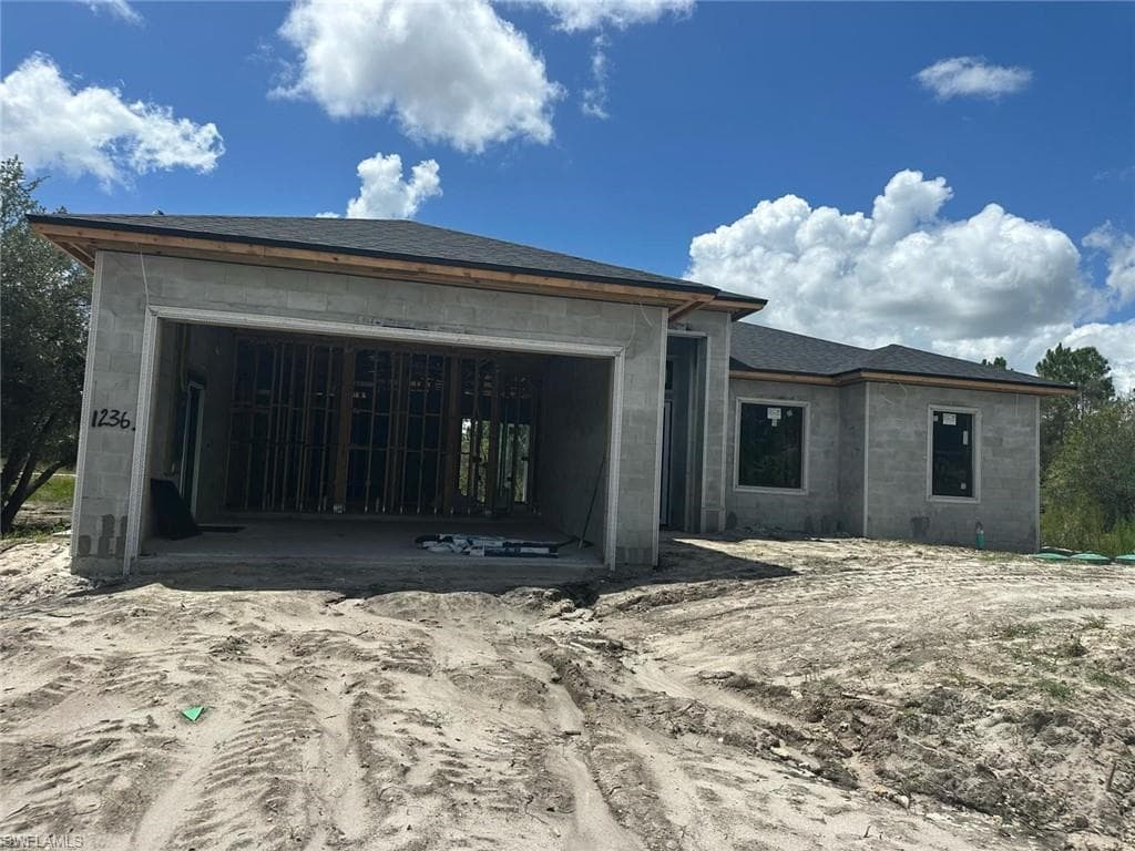 1236 Damen St E, Lehigh Acres, FL 33974-9