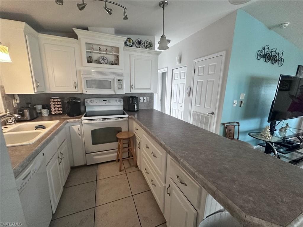 1128 Jade Lake Pt, Naples, FL 34114-12
