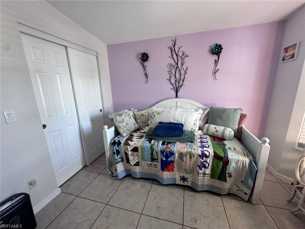 1128 Jade Lake Pt, Naples, FL 34114-20
