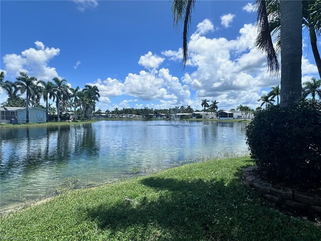 1128 Jade Lake Pt, Naples, FL 34114-4