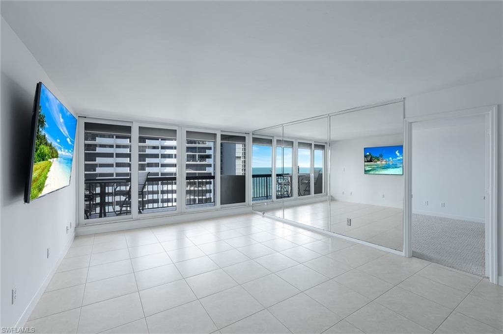 4001 Gulf Shore Blvd N 902, Naples, FL 34103-14