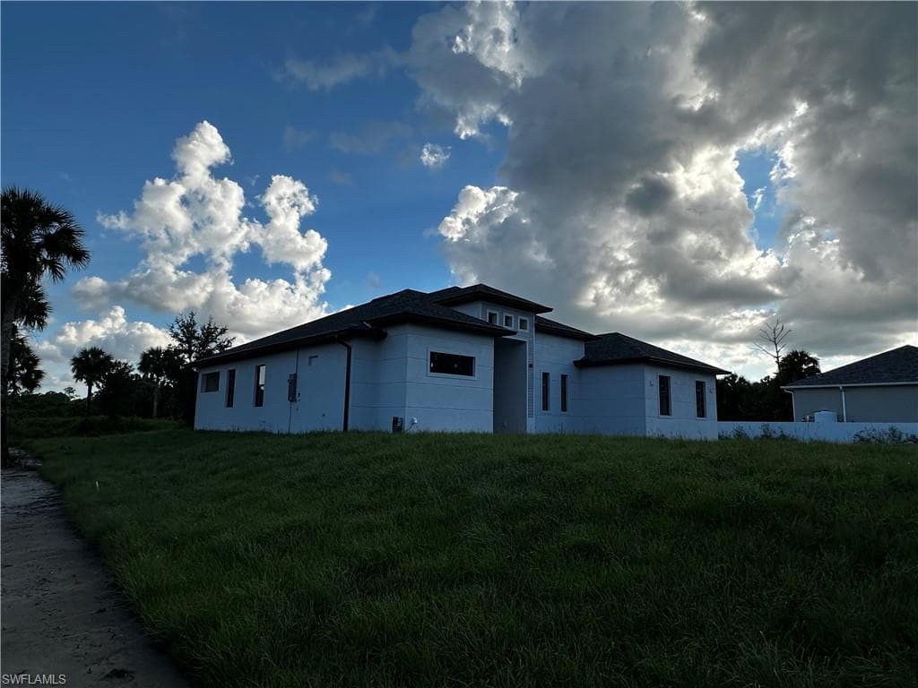 2832 6th Ave NE, Naples, FL 34120-10