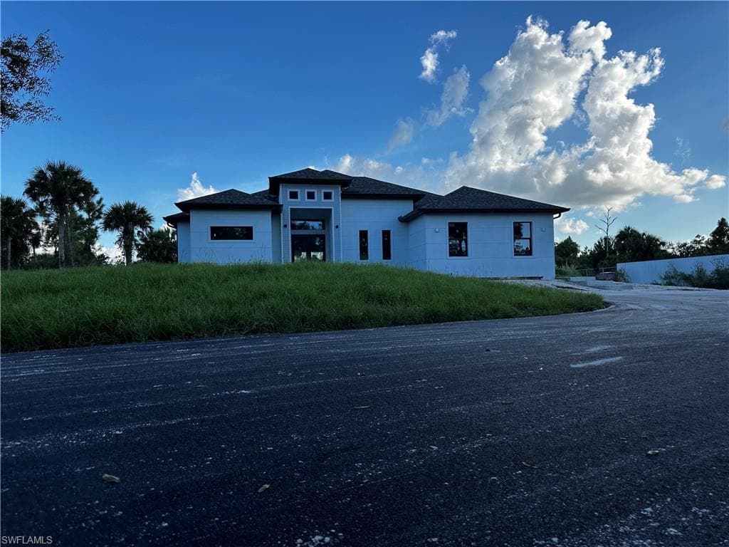 2832 6th Ave NE, Naples, FL 34120-3
