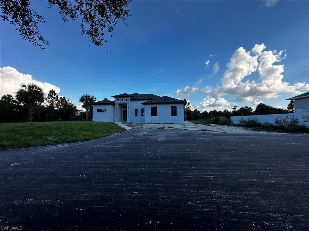 2832 6th Ave NE, Naples, FL 34120-5