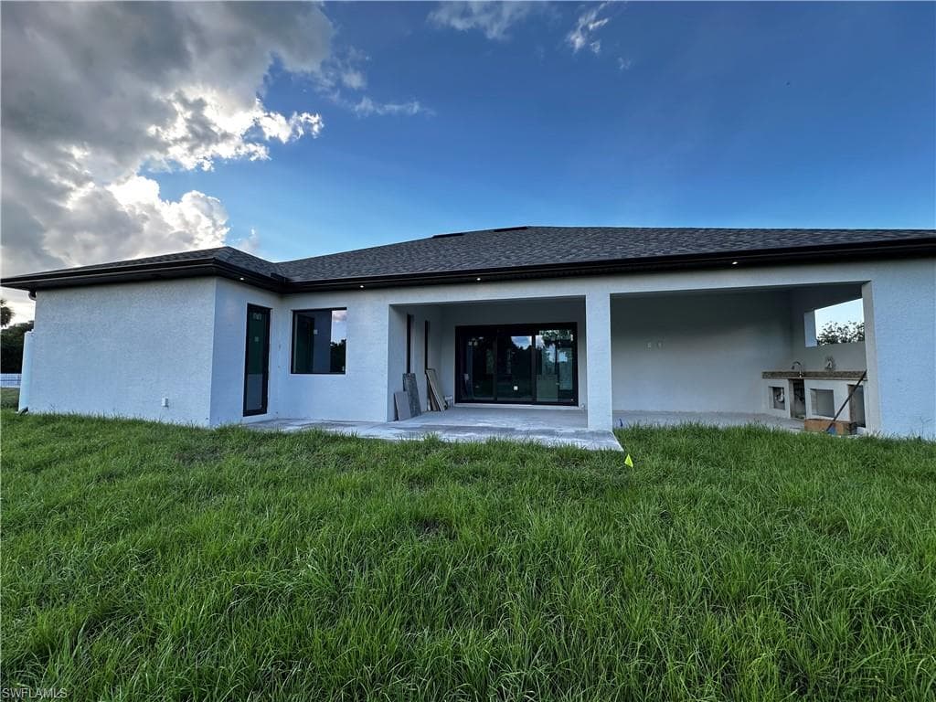 2832 6th Ave NE, Naples, FL 34120-8