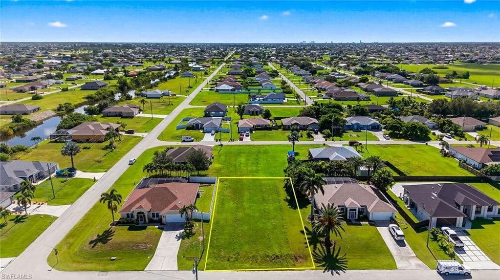1227 13th Ave, Cape Coral, FL 33993-10