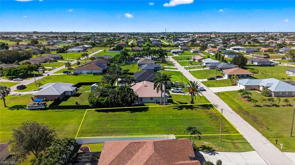 1227 13th Ave, Cape Coral, FL 33993-8