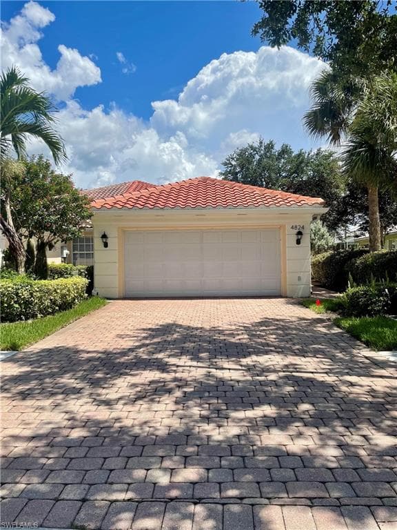 4824 Lasqueti Way, Naples, FL 34119-1