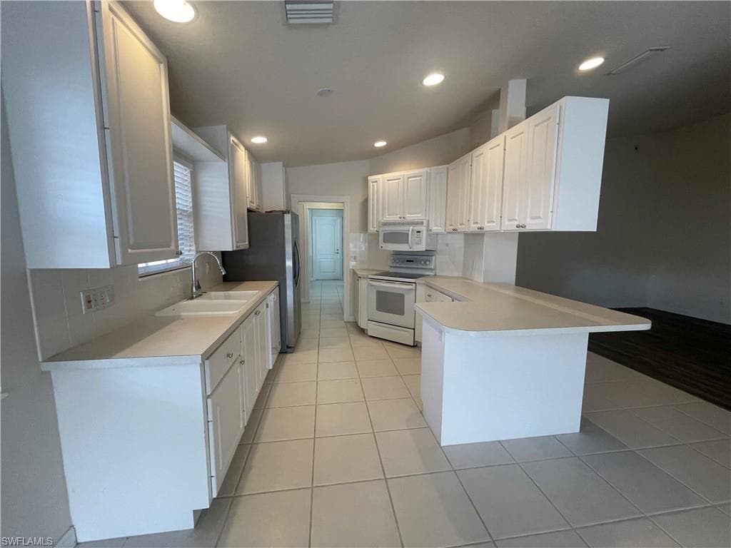 4824 Lasqueti Way, Naples, FL 34119-3