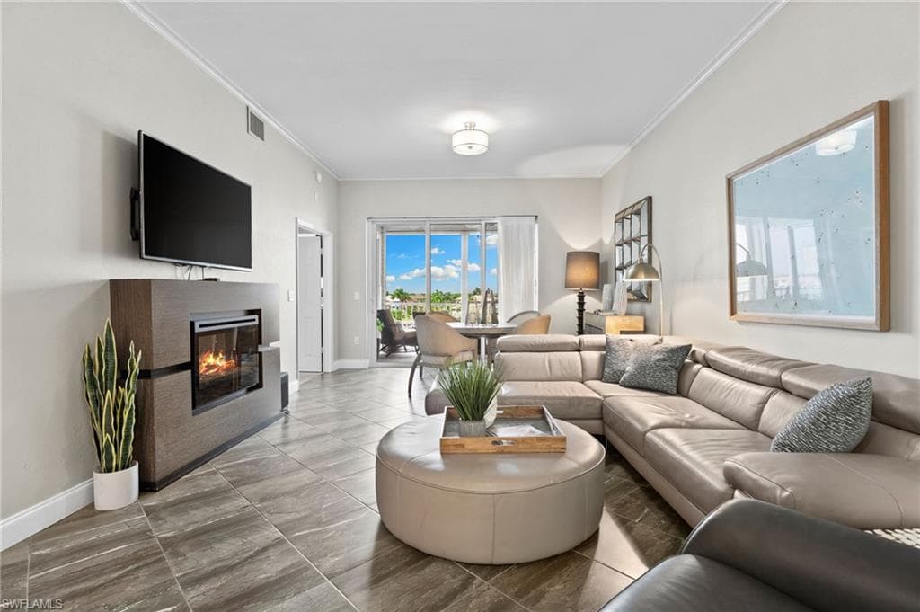 9380 Gulf Shore Dr 402, Naples, FL 34108-14