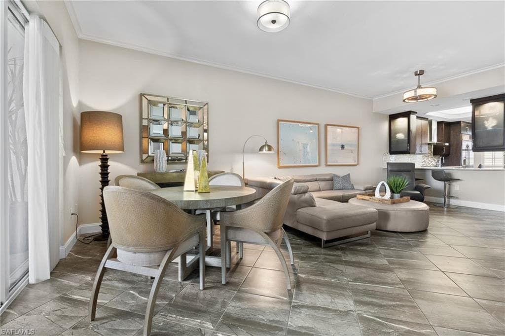 9380 Gulf Shore Dr 402, Naples, FL 34108-17