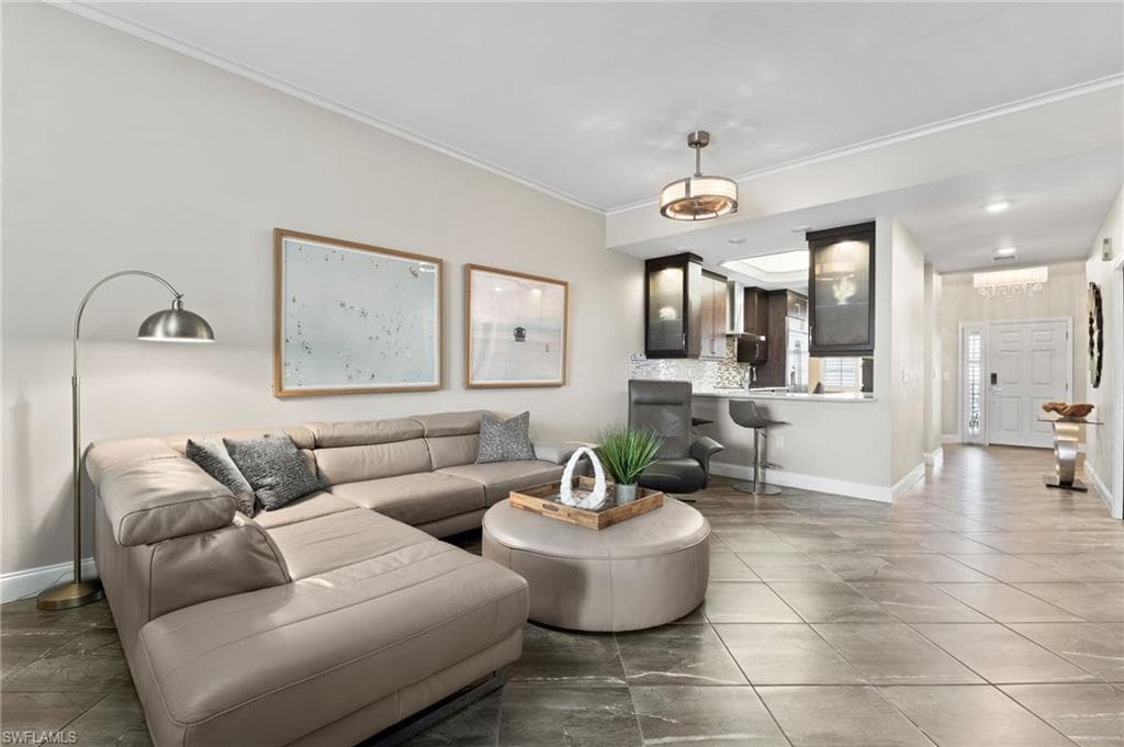 9380 Gulf Shore Dr 402, Naples, FL 34108-18