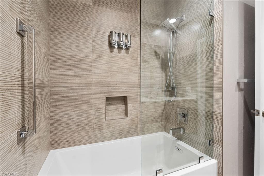 9380 Gulf Shore Dr 402, Naples, FL 34108-26