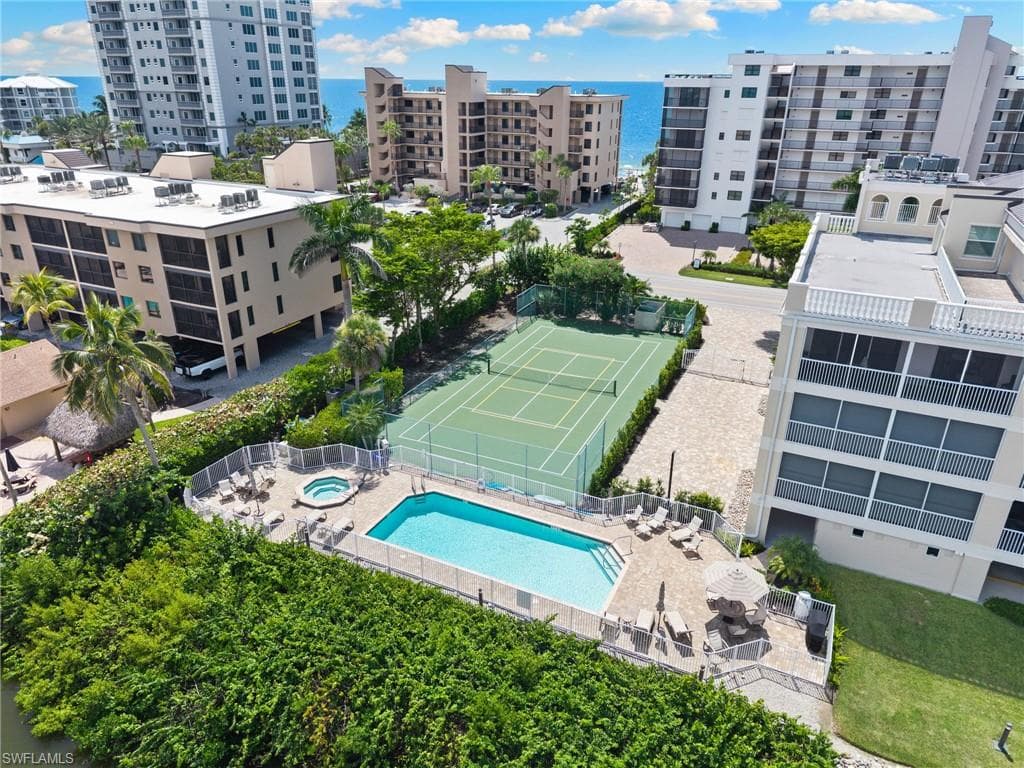 9380 Gulf Shore Dr 402, Naples, FL 34108-30