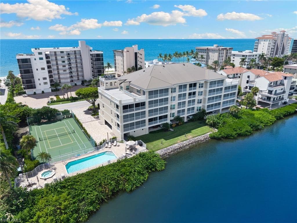 9380 Gulf Shore Dr 402, Naples, FL 34108-31