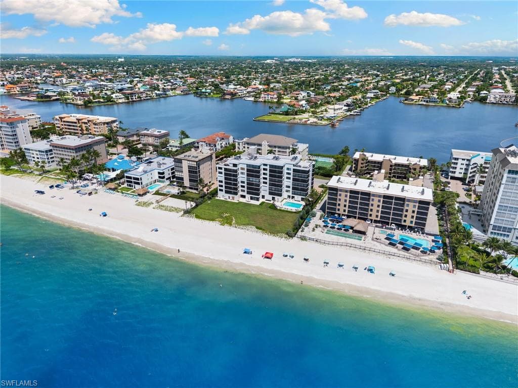 9380 Gulf Shore Dr 402, Naples, FL 34108-33