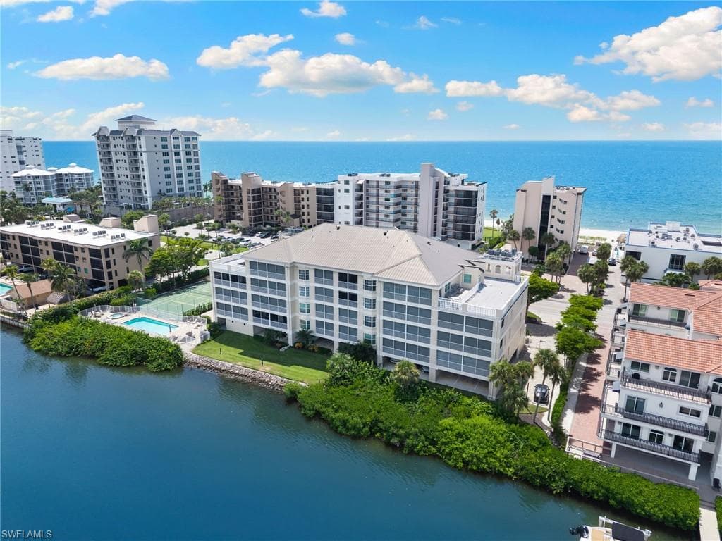 9380 Gulf Shore Dr 402, Naples, FL 34108-2