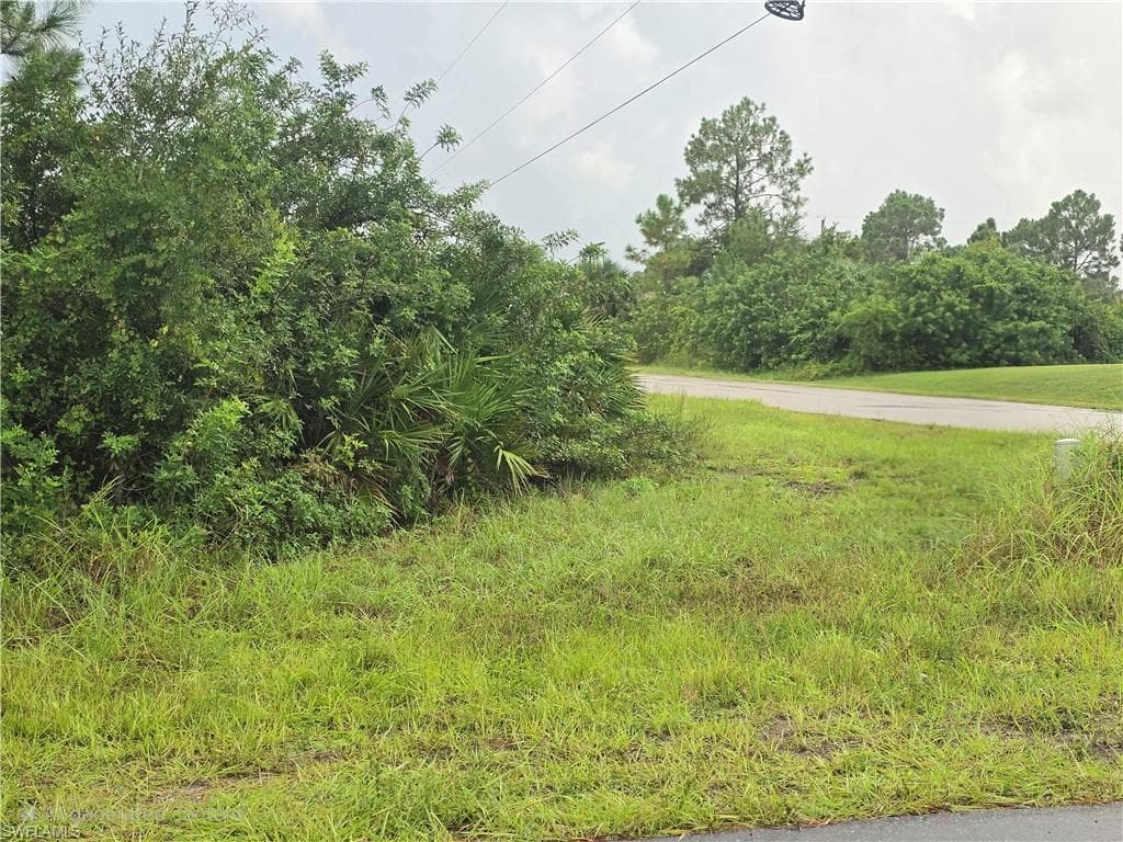 2911 56th St W, Lehigh Acres, FL 33971-1