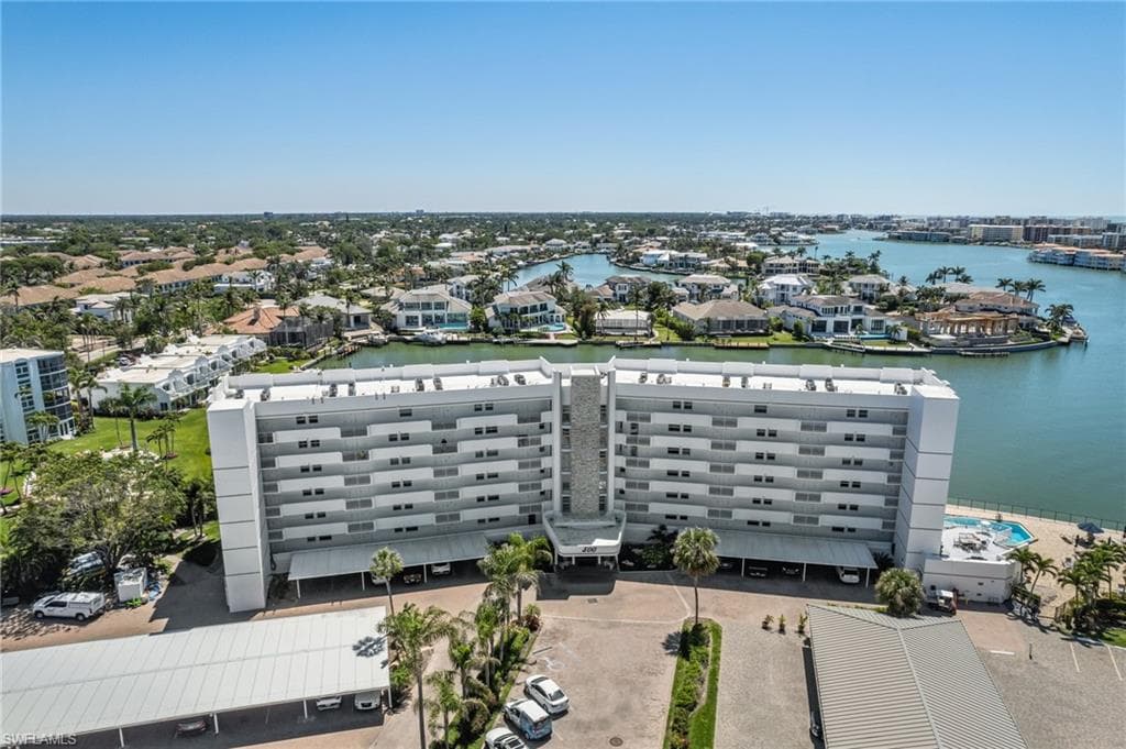 300 Park Shore Dr 4c, Naples, FL 34103-23