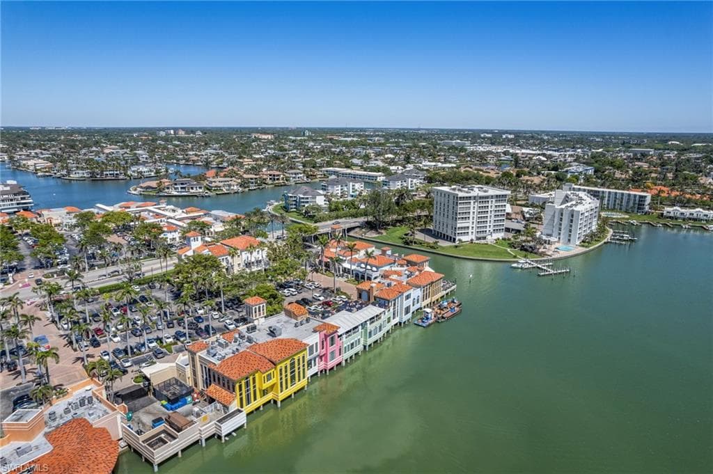 300 Park Shore Dr 4c, Naples, FL 34103-26