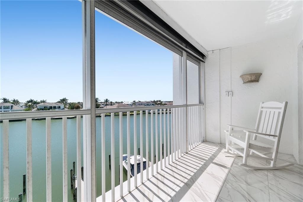300 Park Shore Dr 4c, Naples, FL 34103-29