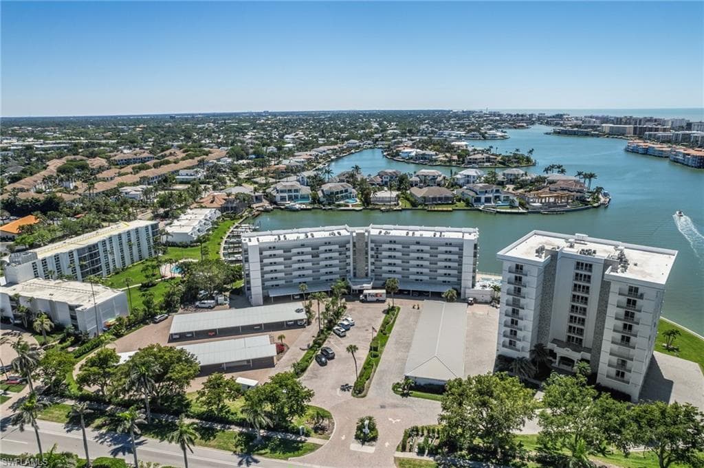 300 Park Shore Dr 4c, Naples, FL 34103-34
