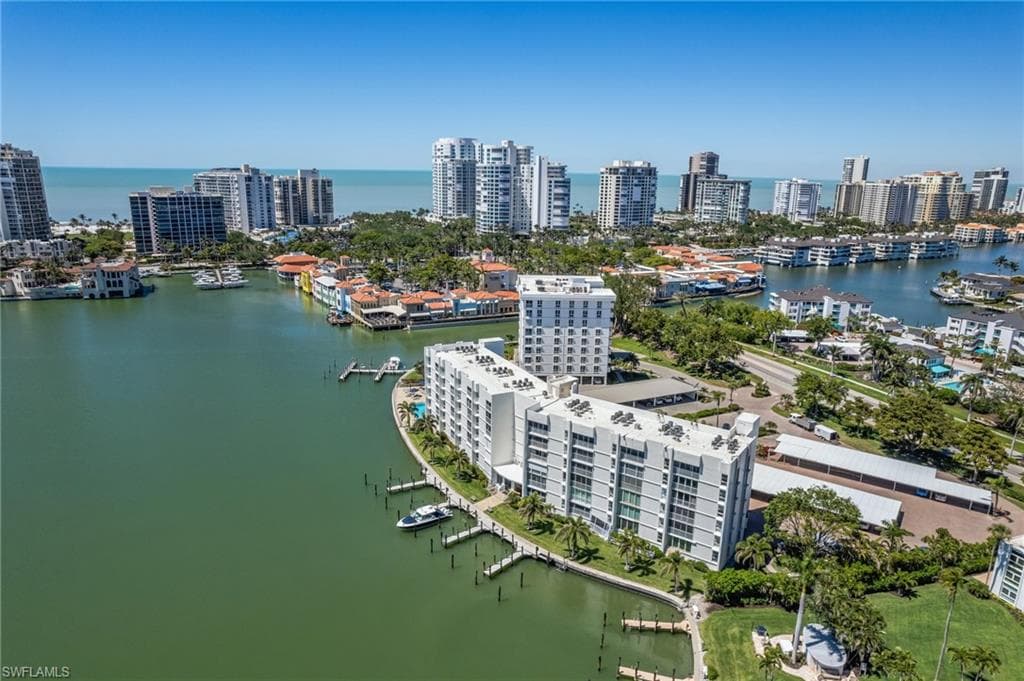 300 Park Shore Dr 4c, Naples, FL 34103-35