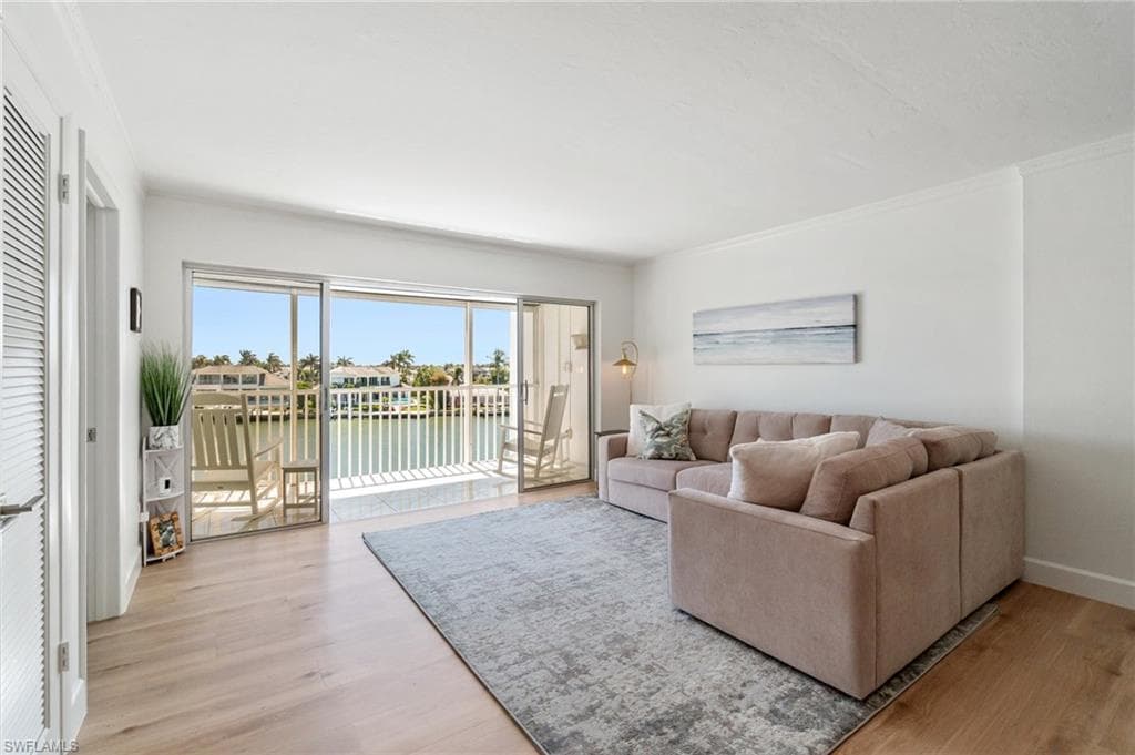 300 Park Shore Dr 4c, Naples, FL 34103-3