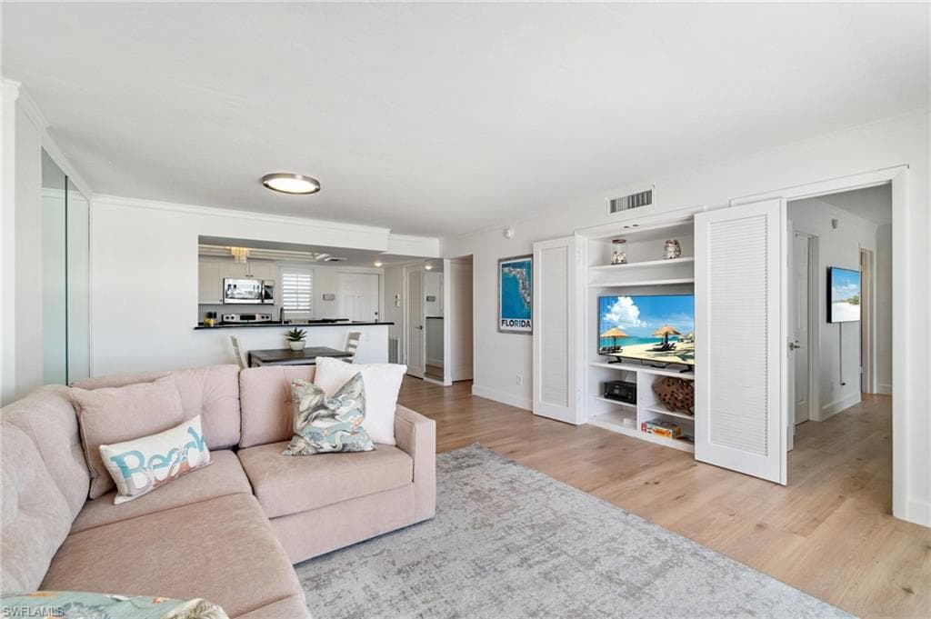 300 Park Shore Dr 4c, Naples, FL 34103-4