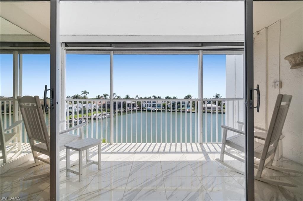 300 Park Shore Dr 4c, Naples, FL 34103-6