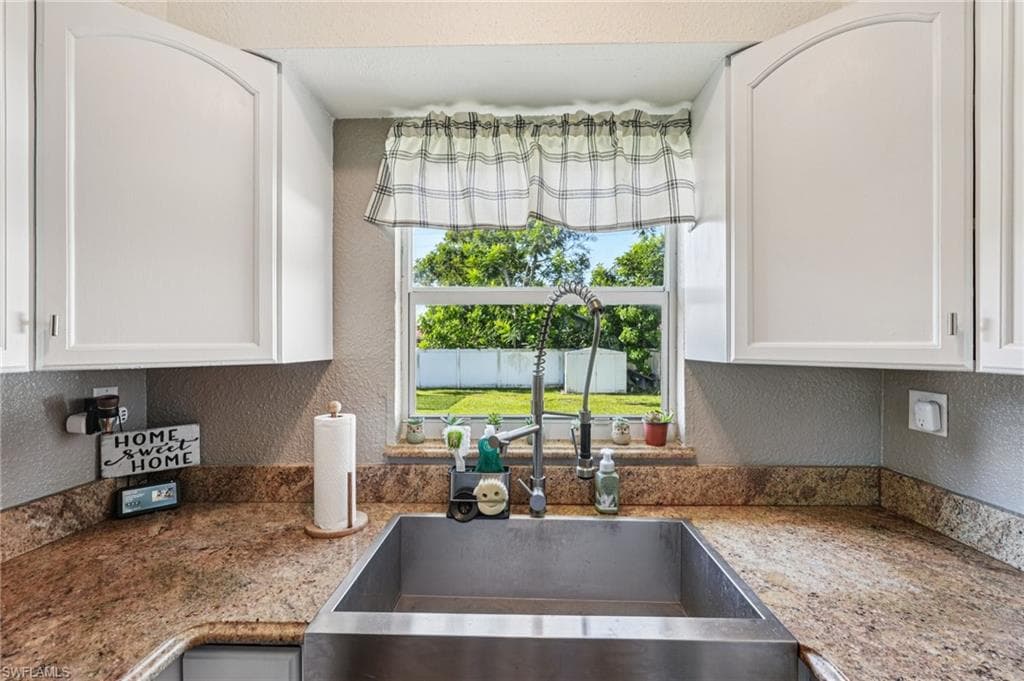 12619 2nd St, Fort Myers, FL 33905-11