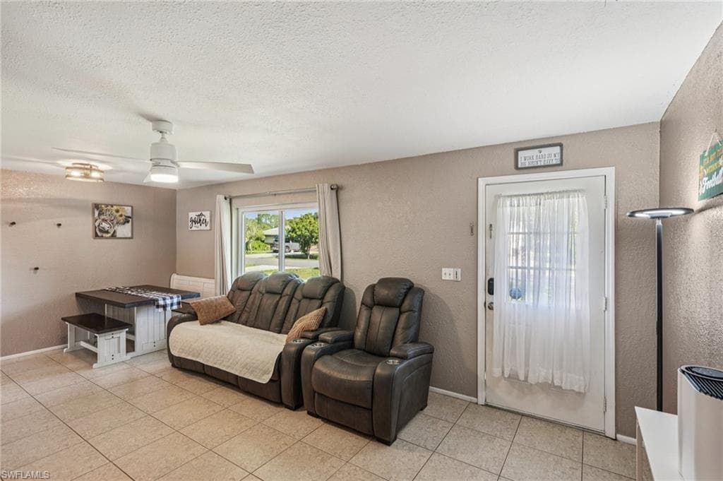 12619 2nd St, Fort Myers, FL 33905-6