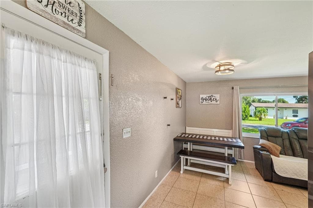 12619 2nd St, Fort Myers, FL 33905-8