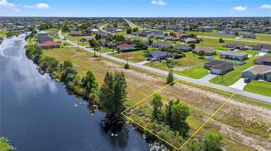 2059 17th St, Cape Coral, FL 33993-10