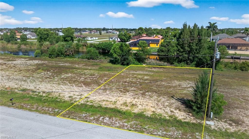 2059 17th St, Cape Coral, FL 33993-2